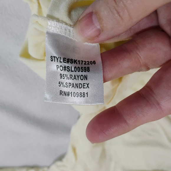 Sunny Leigh Women's Light Yellow Boatneck Long Sleeve Top - Picture 5 of 8